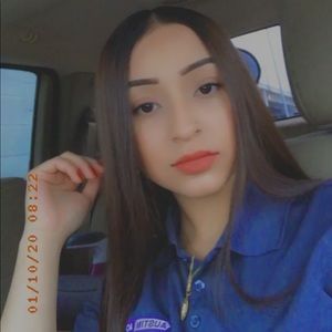 Meet your Posher, Violeta